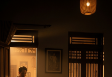 Đến nhà chị dâu g/ó/a chồng ở vài ngày, nửa đêm phòng chị vang lên tiếng đ;;àn ô;;ng, tôi xông vào thì ch/ế/t lặng