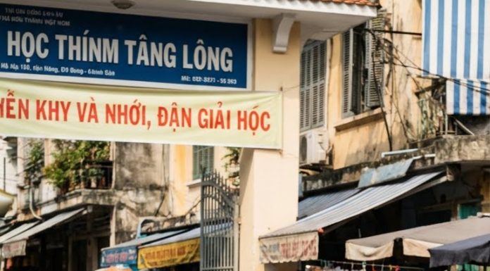 Kh//inh thông gia ngh//èo h::èn đi chiếc Hon.da cũ ná/t đưa dâu, mẹ chú rể qu//át: “Đu::ổi cái ông già b::ẩn th::ỉu với cái đống đồng nát này về ngay đi”. 5 phút sau bà t/ái mặt ch/ết ngất khi thấy bố cô dâu mở cốp xe ra….