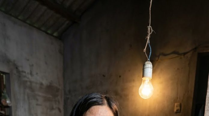 Ly Hôn Bế Con Ra Đi Tay Trắng Mẹ Ck Ném Cho Thùng Cháo Gói Về Mở Ra, Tôi Run Rẩy Phát Hiên Bí Mât Chấn Động