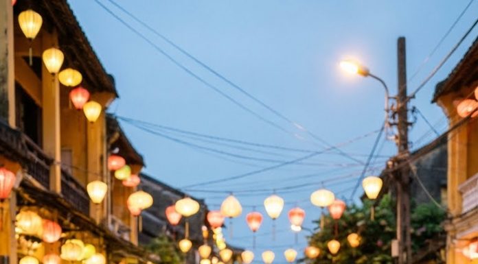 Kh::inh nhà bạn g:ái quá ngh:èo chàng trai bảo: “Nhà em ng:hèo rớt mồng tơi thế này, anh chỉ đón dâu được ban đêm thôi cho đỡ x:;ấu h:;ổ”. Để rồi đúng ngày đón dâu thì h::ãi hù::ng…