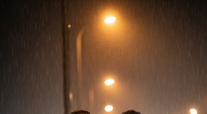 Tôi Cứu Một Cô Gái Nhảy Cầu 3 Năm Sau CÔ Gửi Lại Một Thùng Tiền Và Một Lời Nhắn Khiến Tôi Lặng Người…