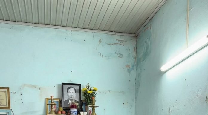 Dẫn bạn gái mới về trêu vợ cũ, chồng cũ “đứng hình” khi thấy sự thật động trời!