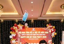 Đi dự tiệc ở khách sạn 5 sao, chồng bảo vợ là ô s//in, khi vợ tháo khẩu trang mọi người liền á khẩu còn chồng â/n hậ//n tới cuối đời…