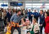 “She Collapsed at the Gate and Handed Me a Pouch. Now, They’re Hunting Me and My Little Girl.” (I was just exhausted from my shift, wanting to get home to Seattle. But the woman on the floor left me with a mission—and a warning that made my blood run ice cold.)