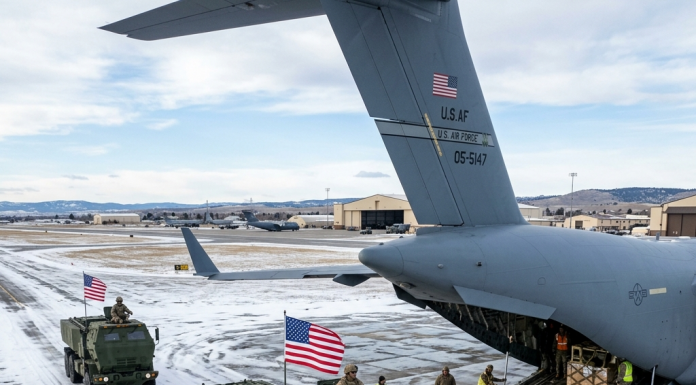 Denmark on High Alert as Dozens of American HIMARS Arctic Edge Missiles Touch Down in Greenland!