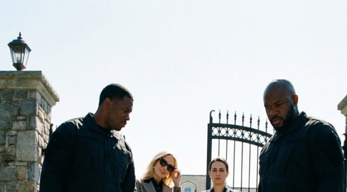 “Drag this bleeding trash out and dump her on the street!” the guard barked as he slammed me onto the gravel. Bleeding and clutching my scattered wedding files outside the iron gates, I looked like a helpless beggar to them. But they didn’t know my “poor” fiancé was about to buy this estate in five minutes.
