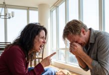 My Husband Packed Me a Lethal Poisoned Meal with a Loving Note, but the Driver Delivered It to His Secret Mistress by Mistake; Just Thirty Minutes Later, Her Terrified Last Call Confirmed the Brutal Truth That She Was Dead.