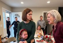 My 9-Year-Old Daughter Was Seated ALONE Beside the Trash Can at Christmas Dinner—on a Folding Chair. When She Asked Me to “Do the Thing” I’d Promised, I Did… and Five Minutes Later, My Mom Was Screaming.