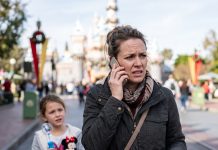Dad Texted, We’re Canceling Your Kids’ Christmas Gifts Because Money’s Tight. But My Sister’s Kids Got iPads, Apple Watches, and Designer Shoes. So I Took My Kids to Disneyland and Posted the Photos. My Niece Asked, Why Didn’t You Invite Us? I Replied, Money’s Tight. Then Mom Called…